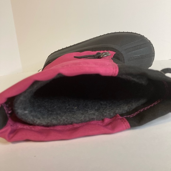 UNKNOWN brand kids size 10 boots - Picture 3 of 5